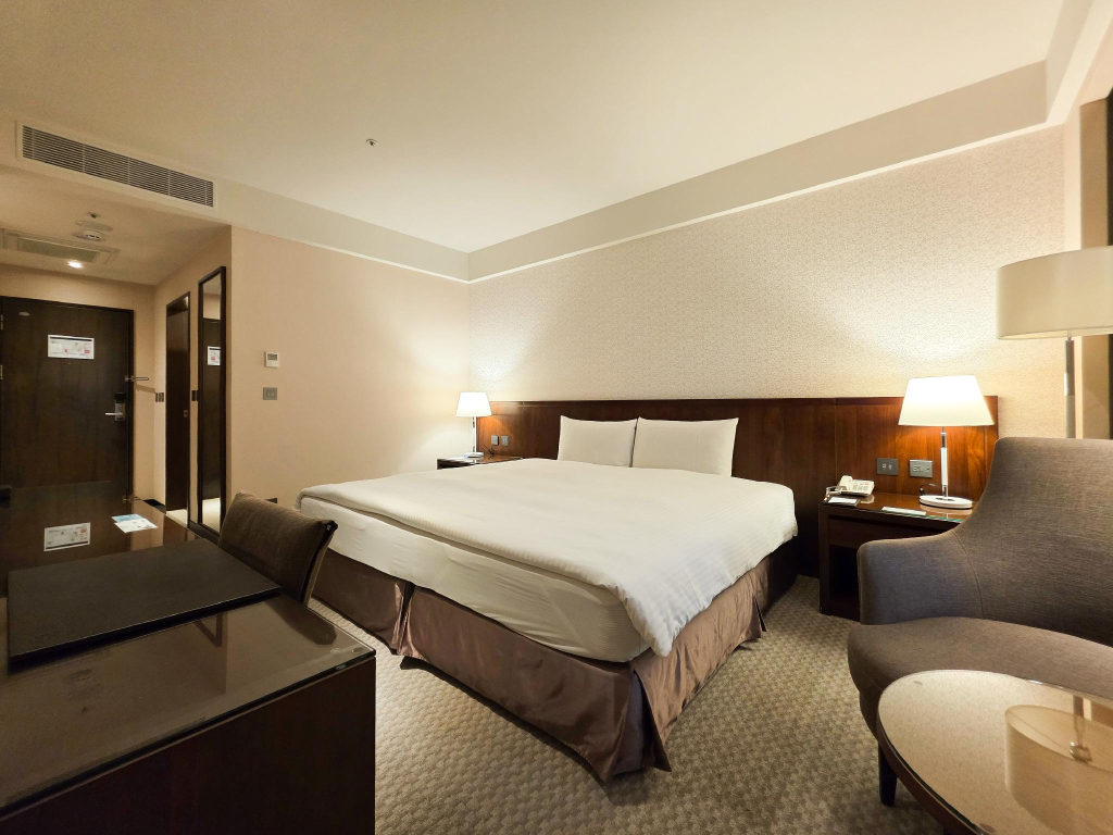 CHECK Inn Taichung LaiLai