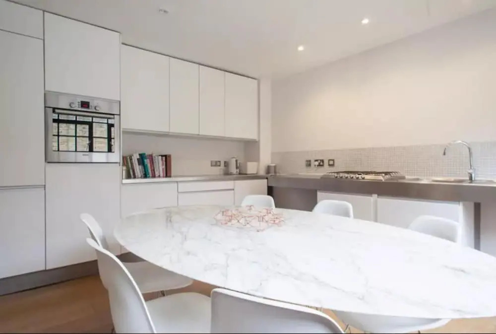 3 Bedroom Contemporary Home In Shoreditch