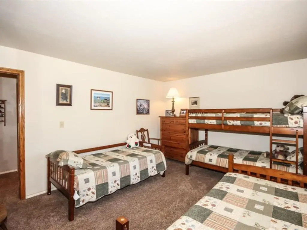 Idle Hours Inn - 1945 by Big Bear Vacations