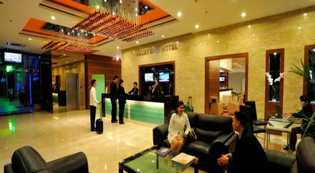 Courtyard Hotel 1Borneo