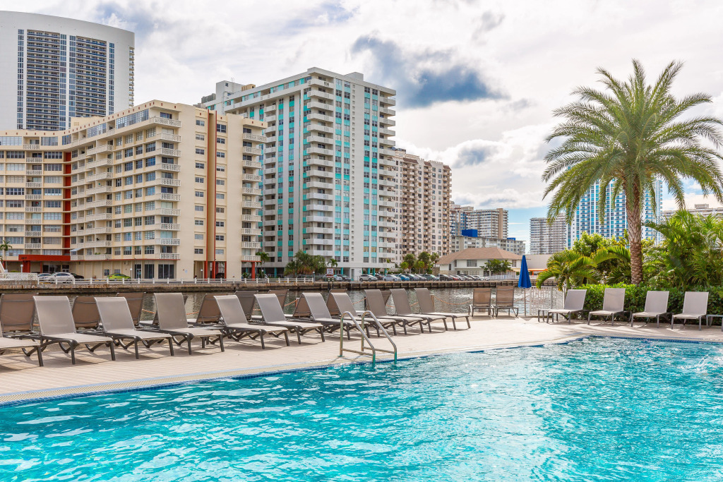 2BR Private Ocean Luxury Condos at Beachwalk Resort