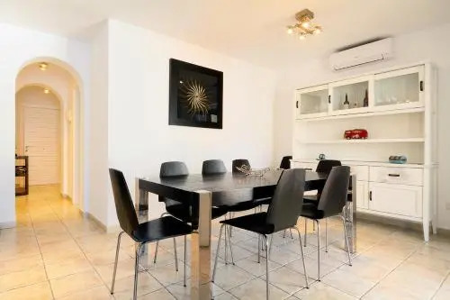 Lanza Coloradas 20, heated pool