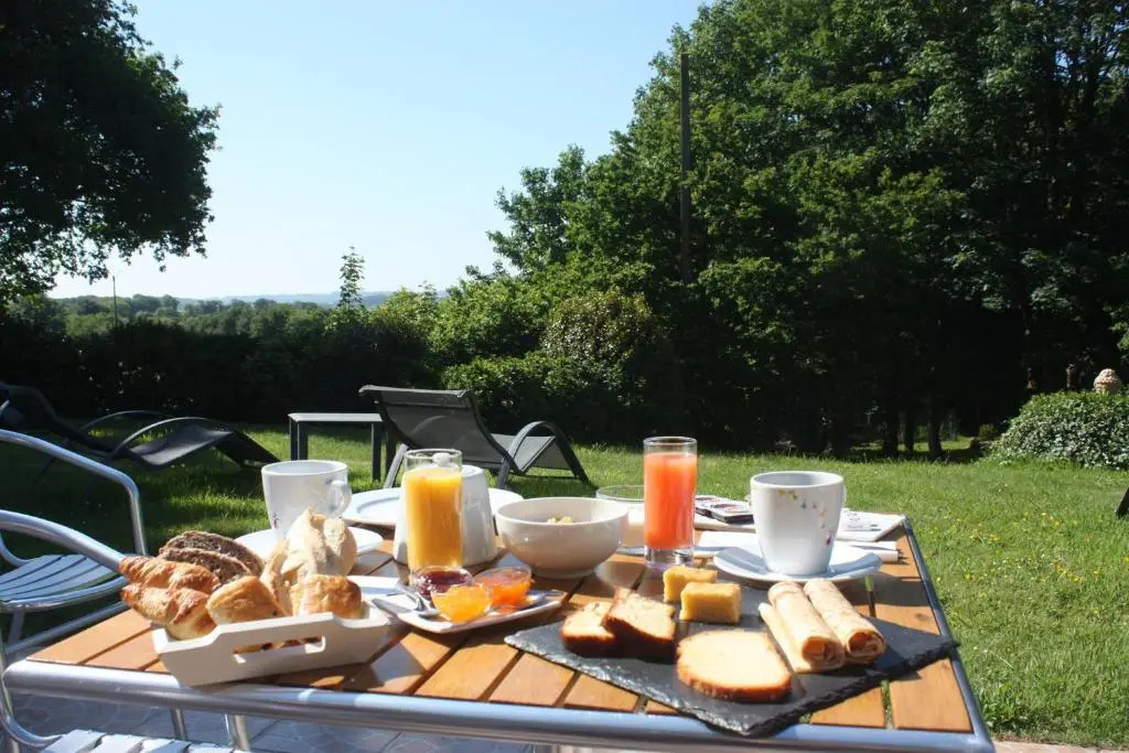 Logis Latitude Ouest Hôtel Restaurant & Spa