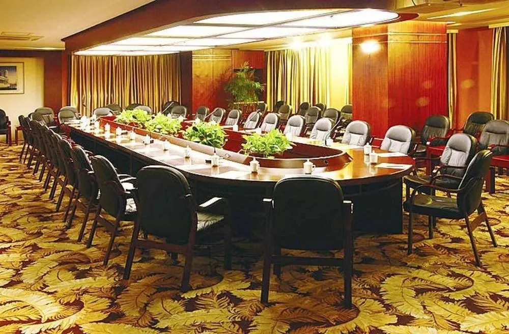 Crystal Island Club