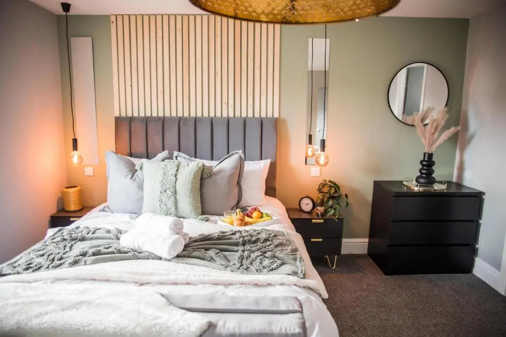 Derby's Beach Suites by Sasco Apartments