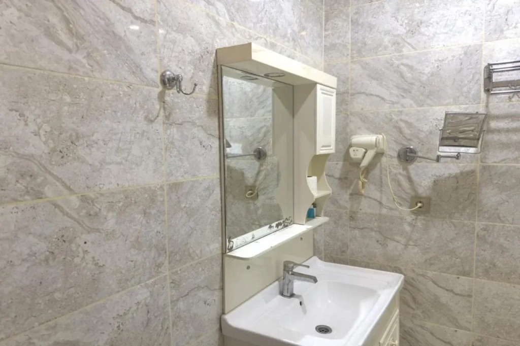 Eleon Hotel