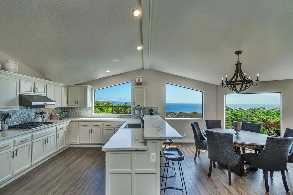 Stunning Ocean-view W/ Private Hot Tub 3 Bedroom Home