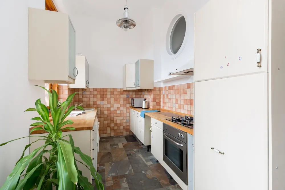 Supercentral Spacious Apartment