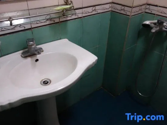 Xinjiyuan Hostel