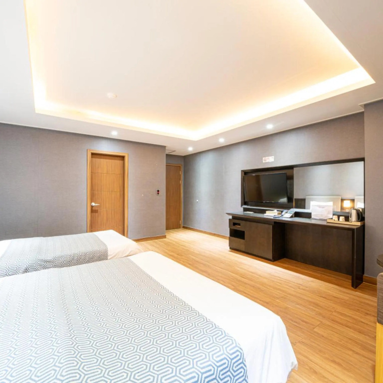 I-check Hyunjin Hotel