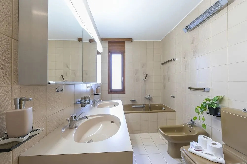 Deby Home