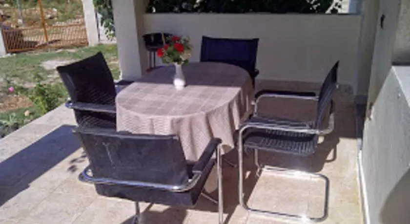Guest house Tragjas
