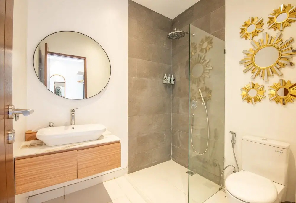 Opulent 6 BR in Canggu, 300m to Café Del mar