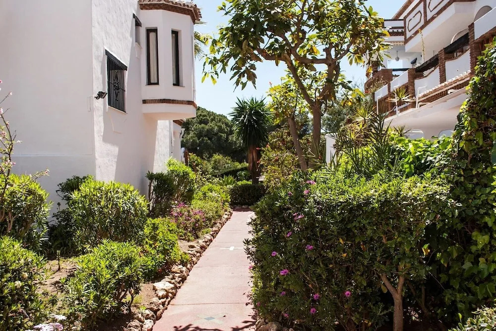 2BR Apartment in Calahonda Near the Beach Ref 91