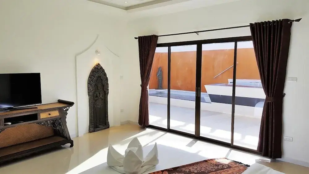 WOWLAND Luxury Pool Villa Pattaya Walking Street