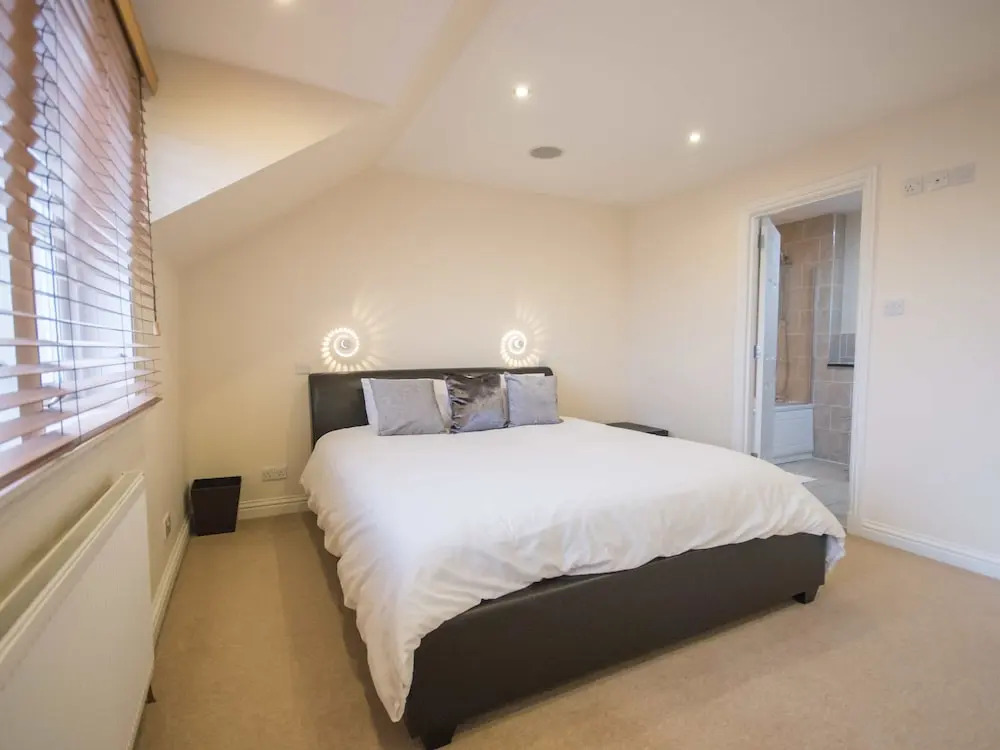 Crown Luxury Serviced Apartments