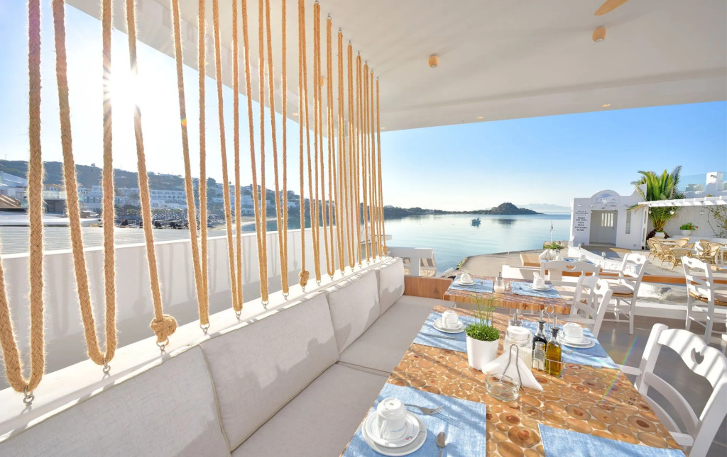 Petinos Hotel