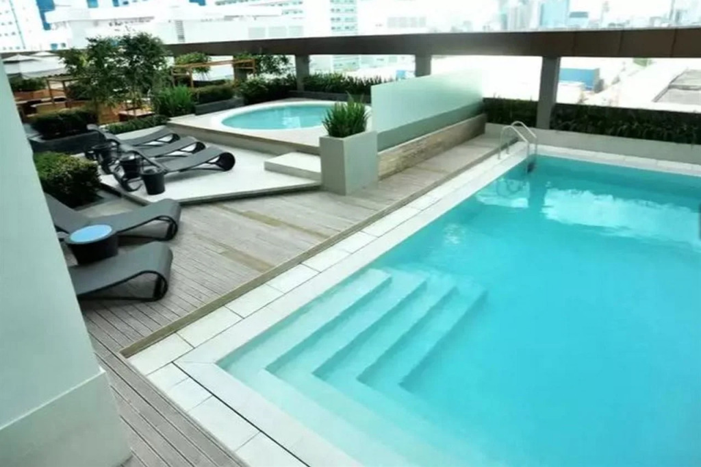 F1 Hotel Manila