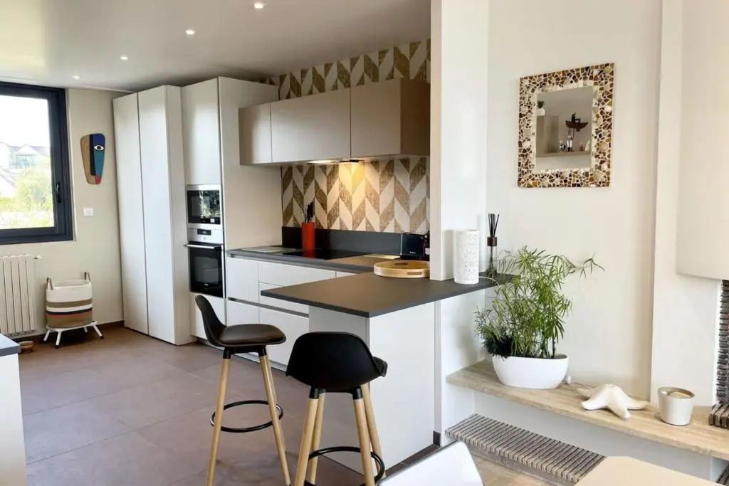 LUXURY T3 neuf de standing Front de mer vue 180
