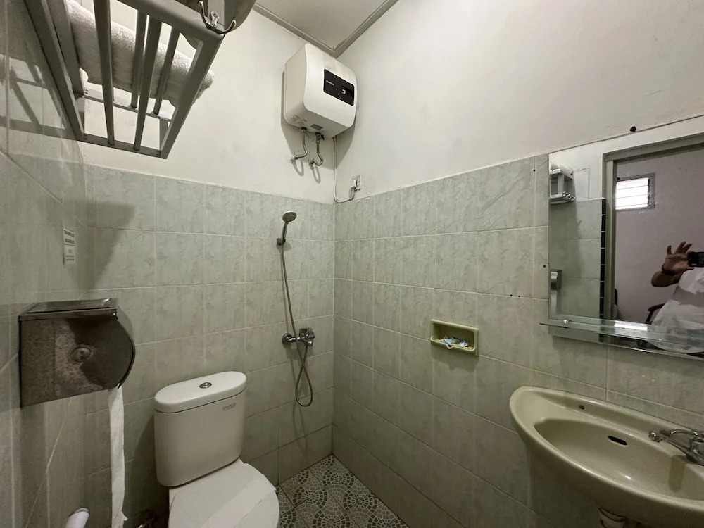 Capital O 93291 Bintang Hotel