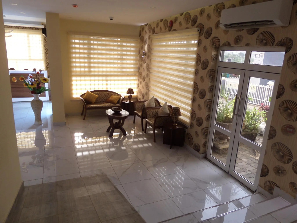 Отель Providence Suites