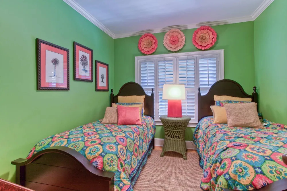 4216 4th Street by Hodnett Cooper