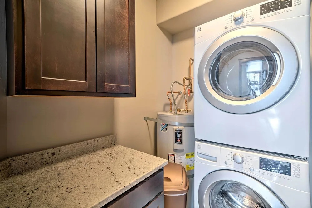 Main St Bozeman Condo - Walk to Parks & Eateries!