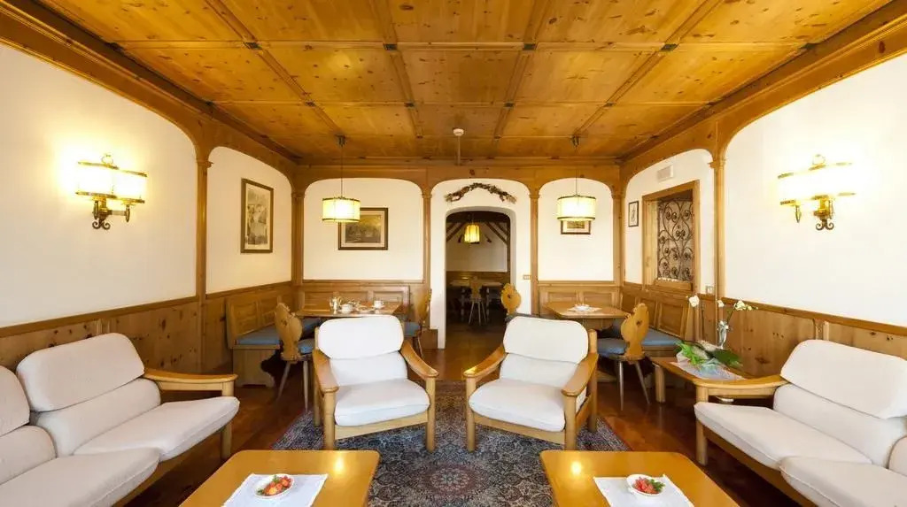 Hotel Bellaria - Cortina dAmpezzo - parking