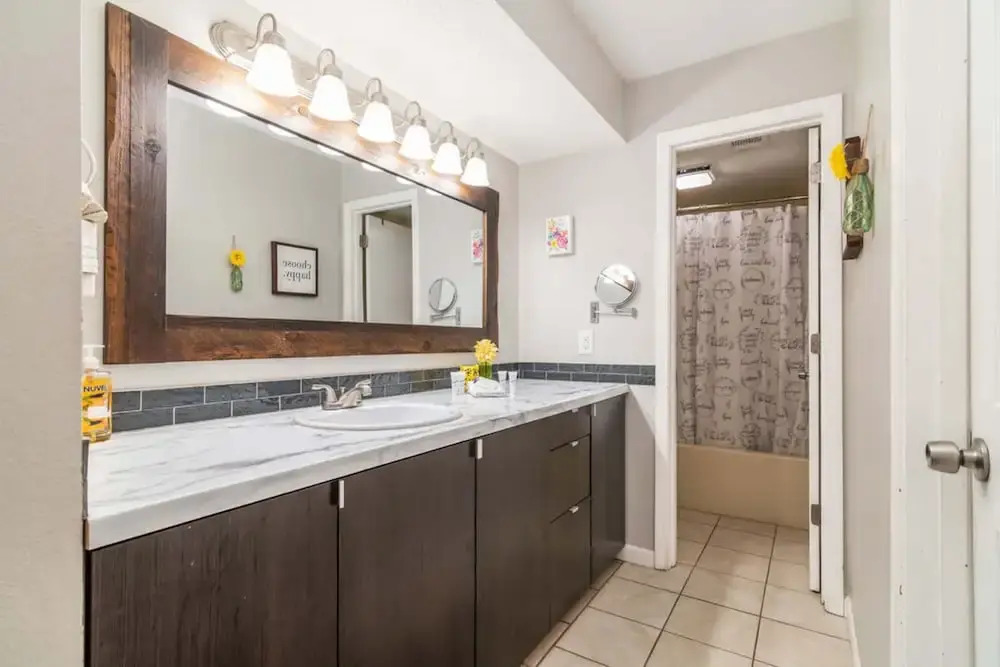 The Cozy Hideaway Stay for 6