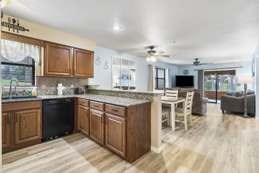 Parview Paradise - A Golfers Dream - 2 BDR Condo in Pointe Royale