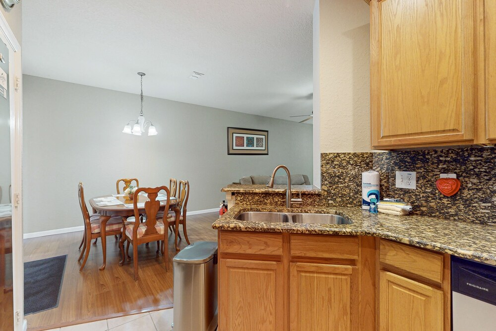 Updated Retreat With Pool Access, W/d, AC, & Patio - Close to Disney Parks