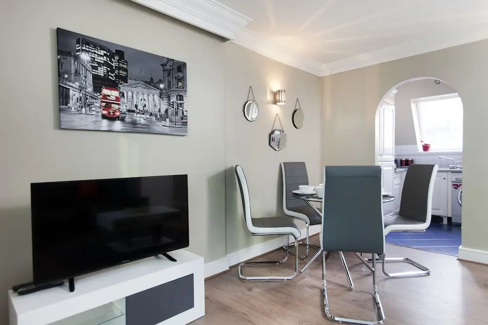 Luxury 2 bed apartment Warren Street