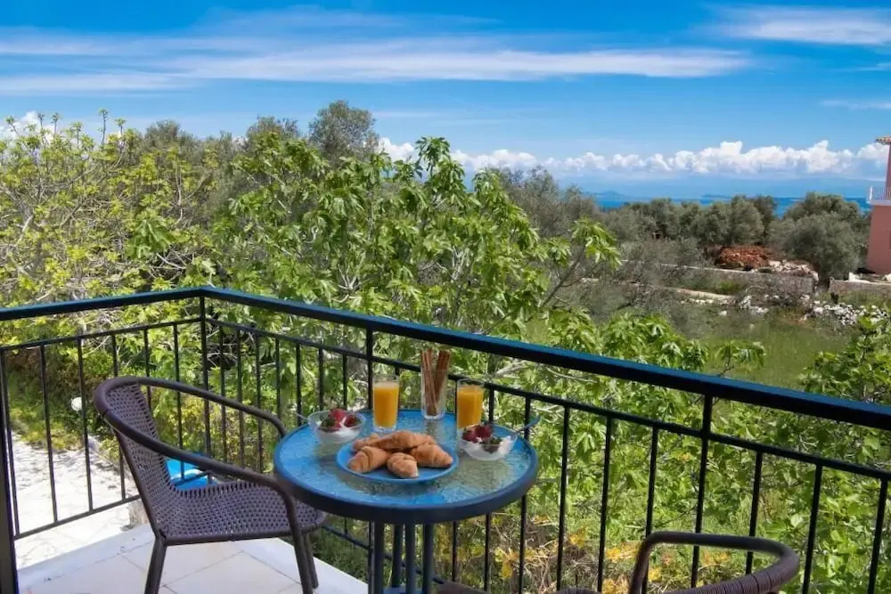 Amarandos Inn