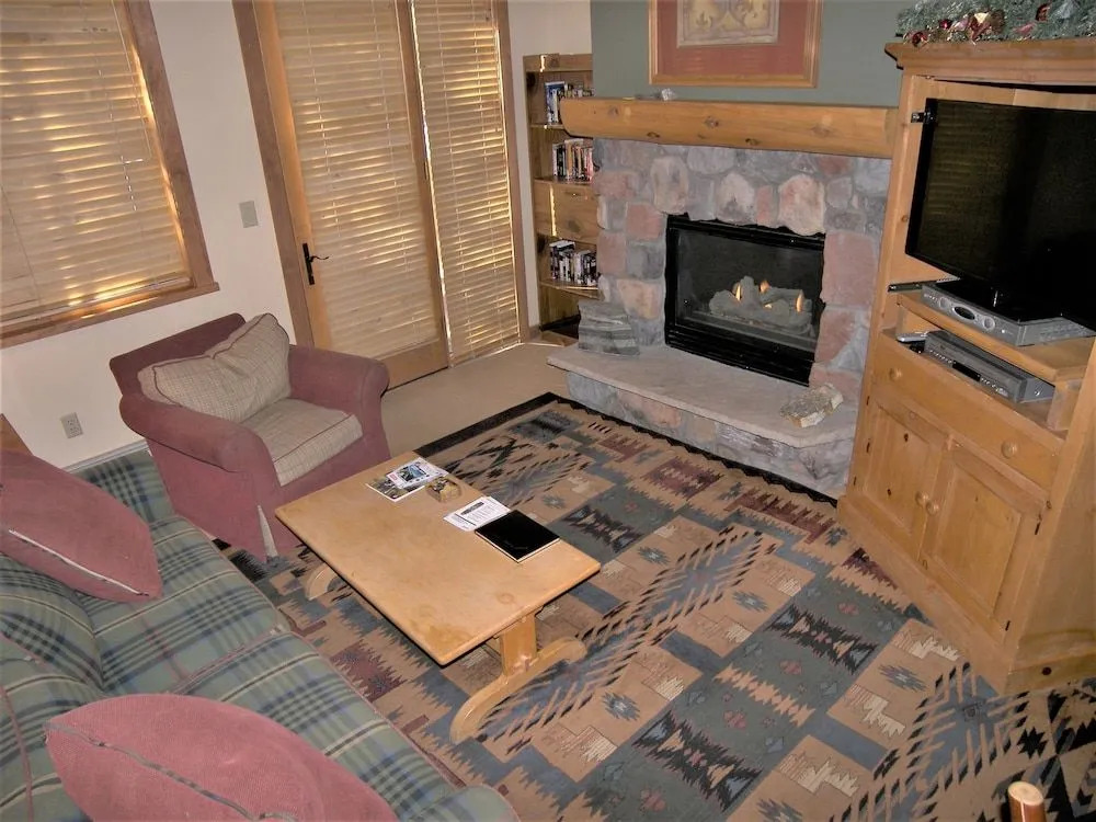 Arapahoe Lodge 1 Bed 1 Bath B