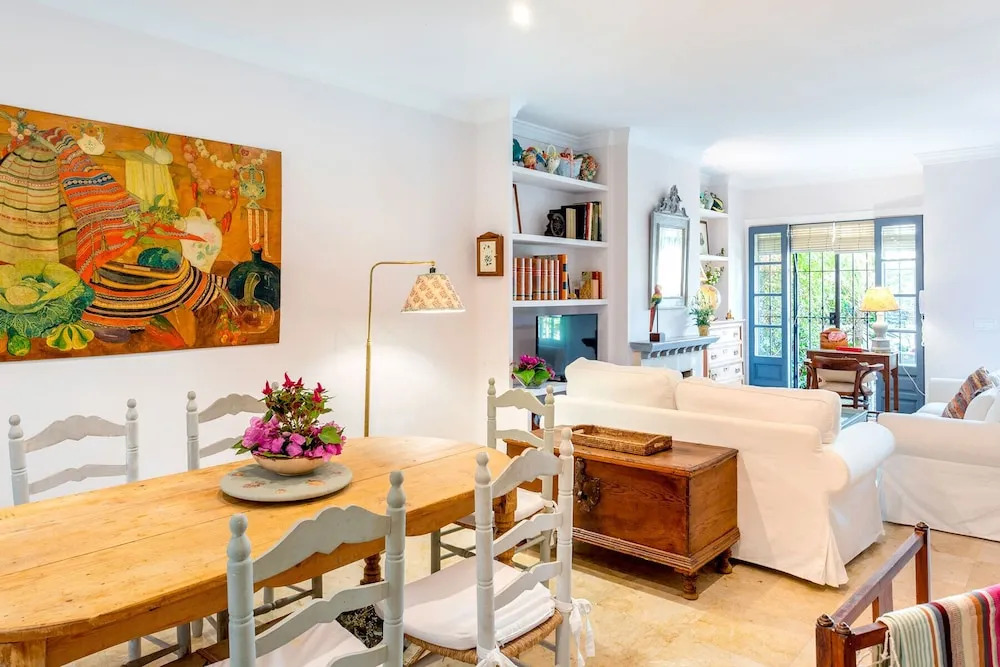 3 Bdrs Apartm With Private Terraces & Communal Swimming Pool in Estepona Benamara II