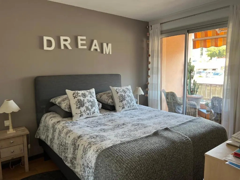 Magnifique Appartement à Cassis,Parking,2 pas du Port