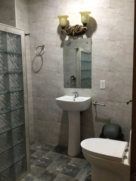 EM Royalle Hotel & Beach Resort