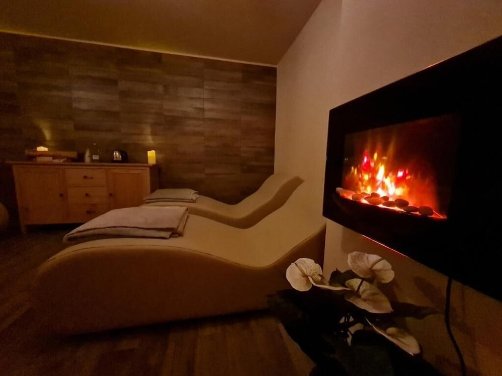 Chalet Chapeau RaR