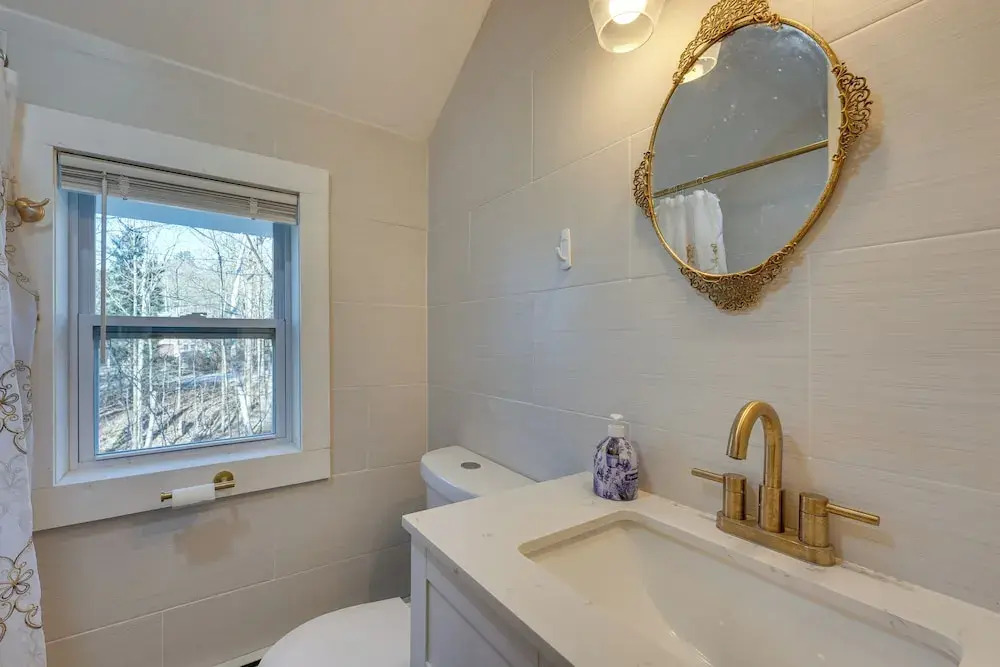 Inviting Chittenden Apartment Near Pico Mountain!