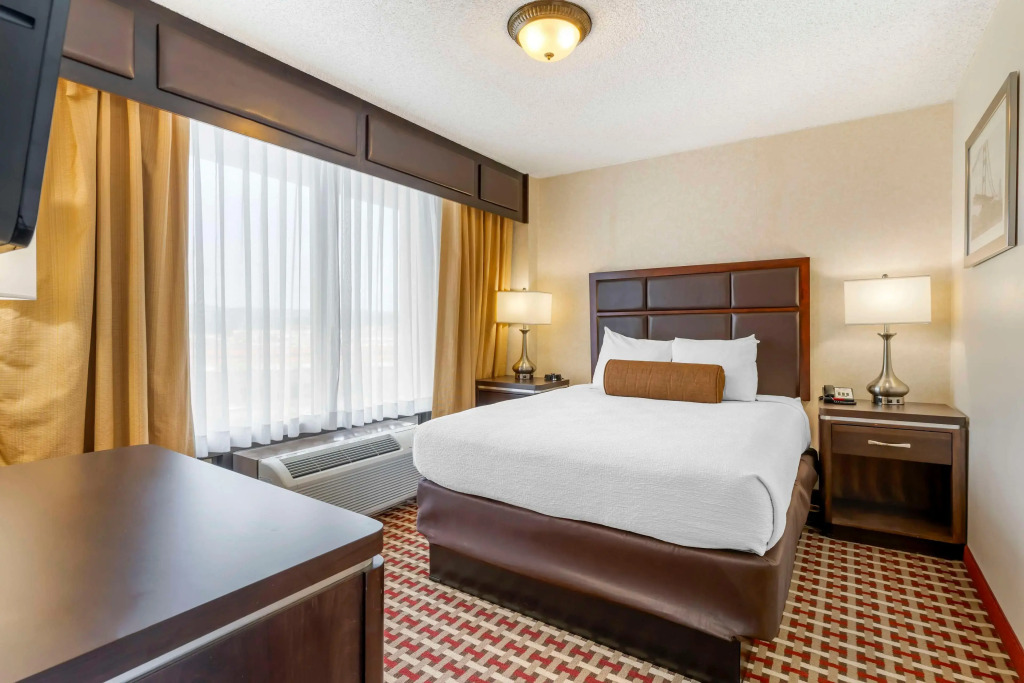 Best Western Plus Grosvenor Airport Hotel