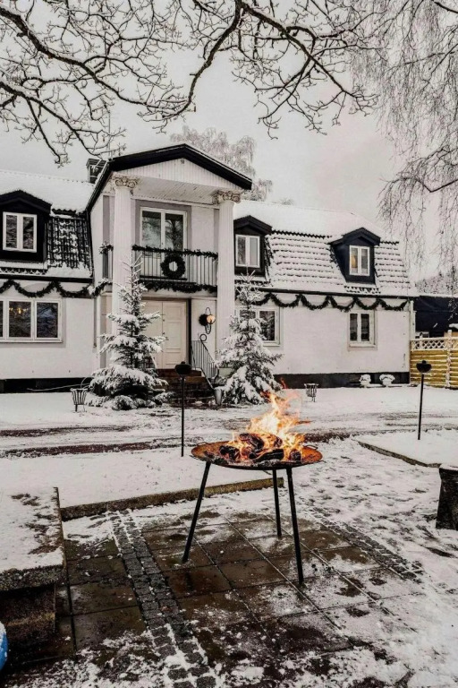 Hällsnäs Hotell & Restaurang