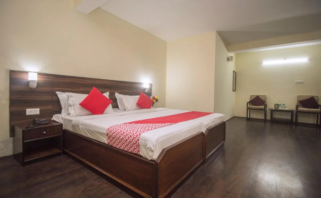 FabHotel Oak Ridge Retreat