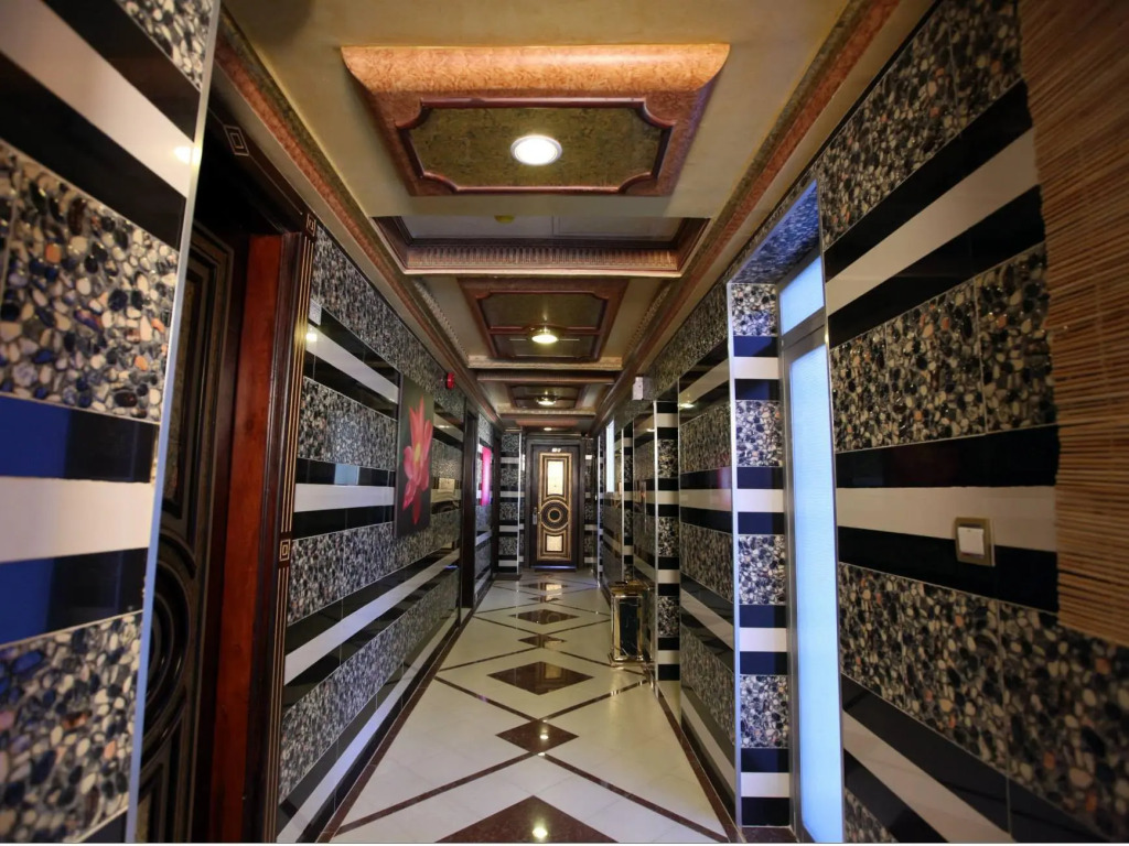 Roomi Suites Hotel