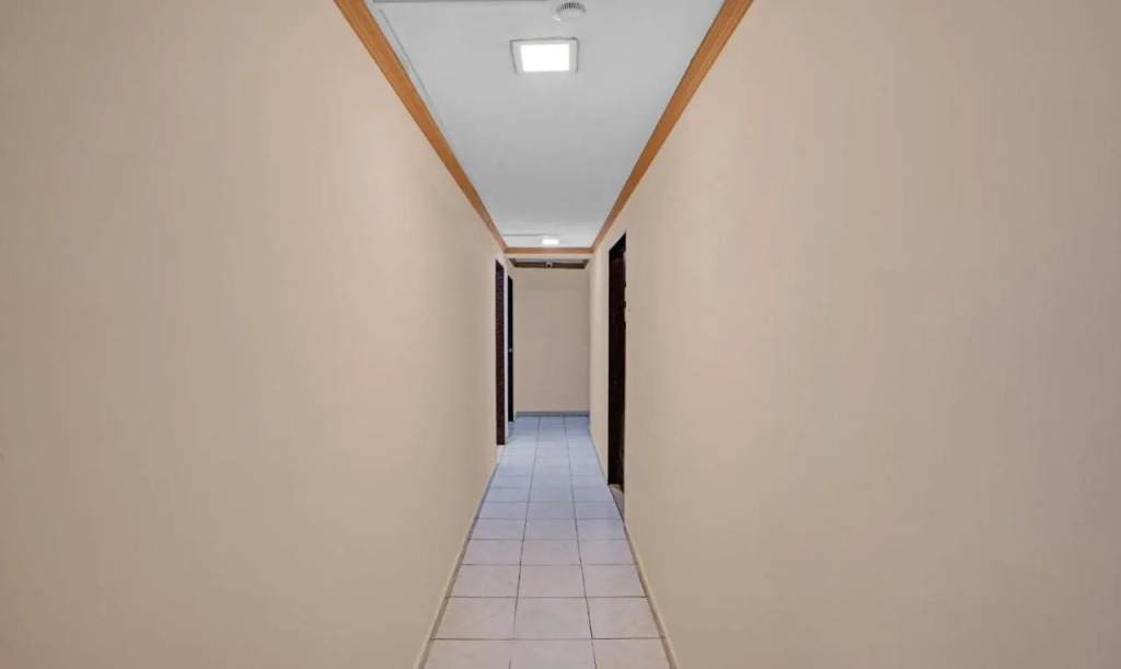 Itsy Hotels Aakash,100 Mts From Sardar Patel Stadium