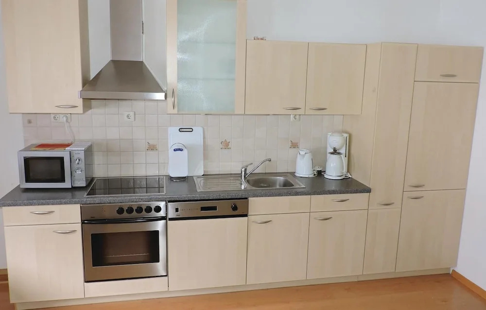 Stunning Apartment in Schnann With 2 Bedrooms and Wifi