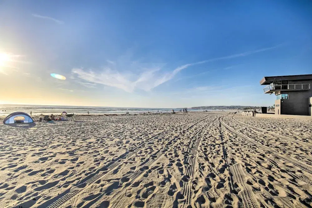 San Diego Hub w/ Bay Views - 1 Block to Beach!