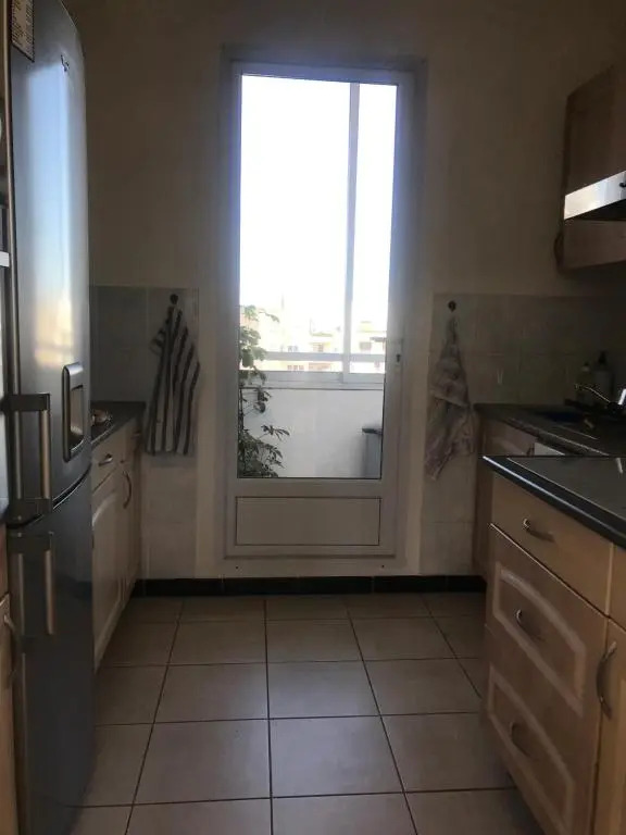 Appart 60 m2 séjour sur terrasse sud et 2 chambres gare Saint-Charles