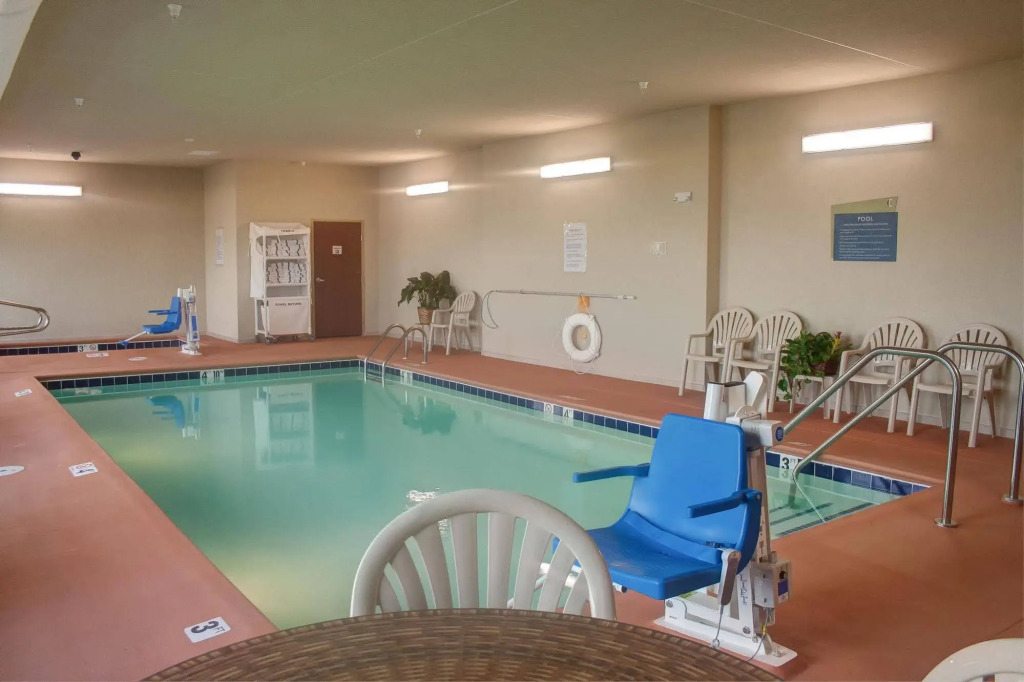 Cobblestone Hotel and Suites - Jefferson