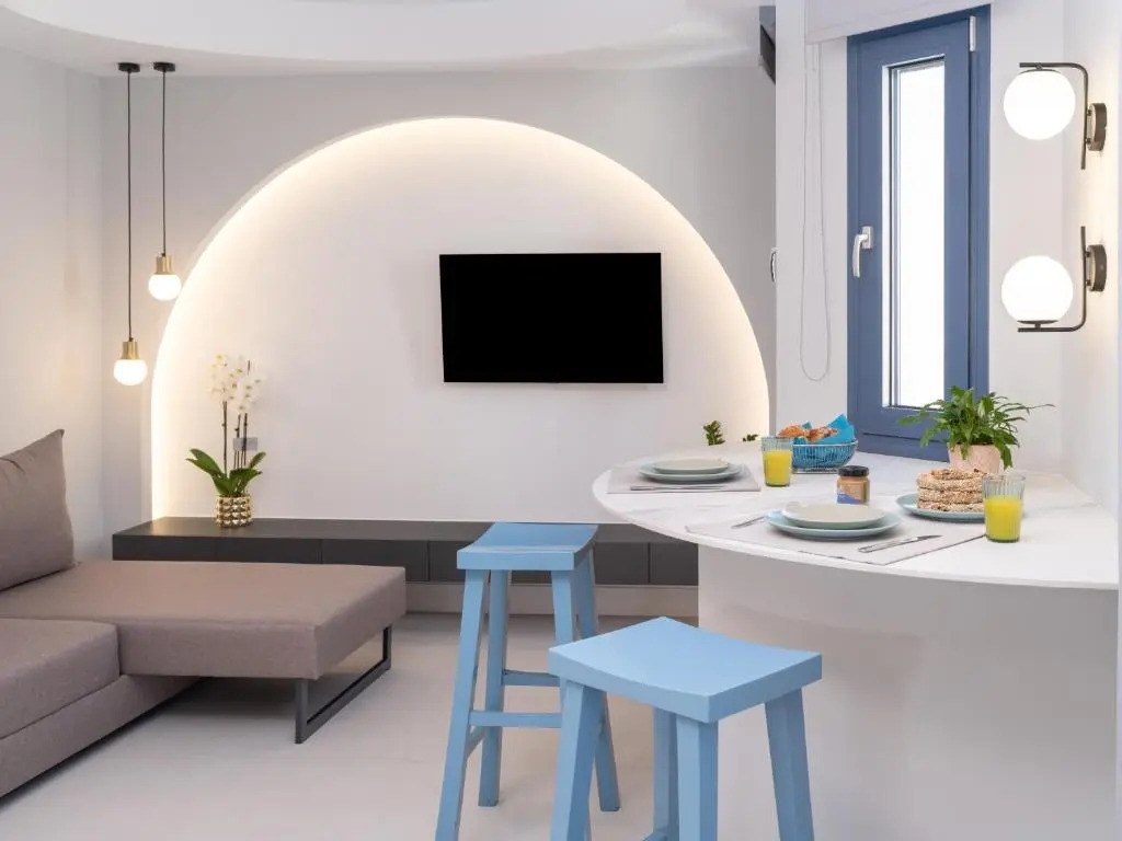 Evans Luxurious Apartment 4