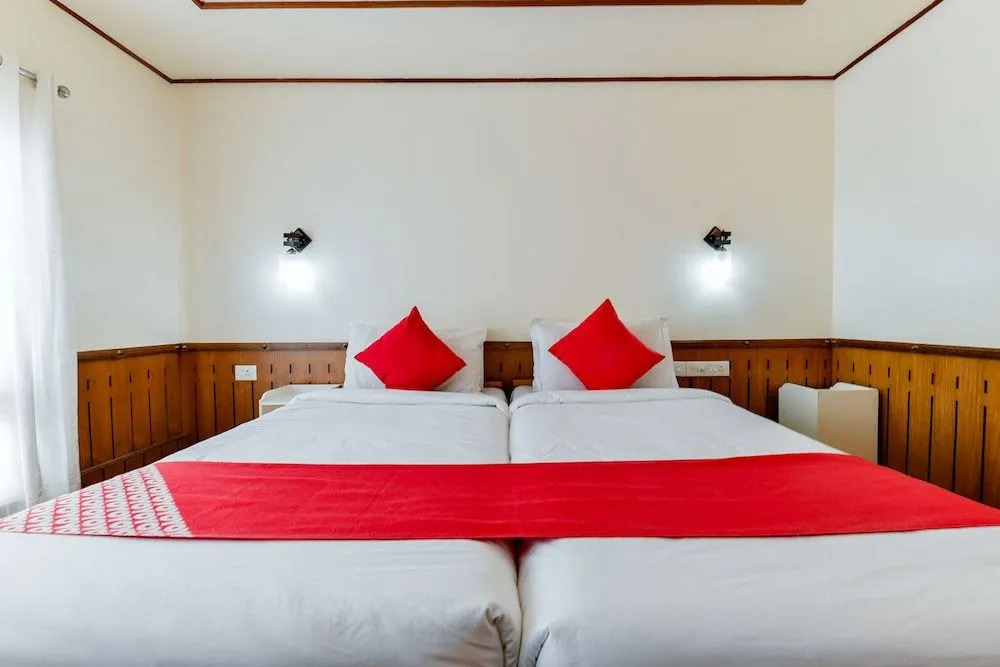 OYO 23047 Rkv Golden Petal Houseboat 3 Bhk